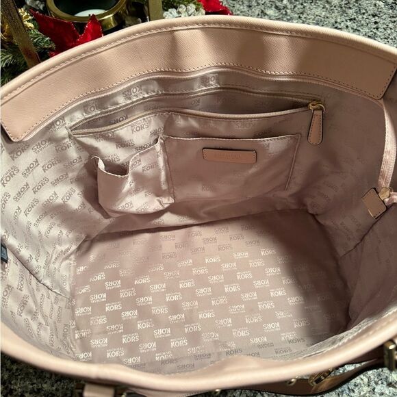 Michael Kors pink and mirror large tote/purse - Picture 2 of 6
